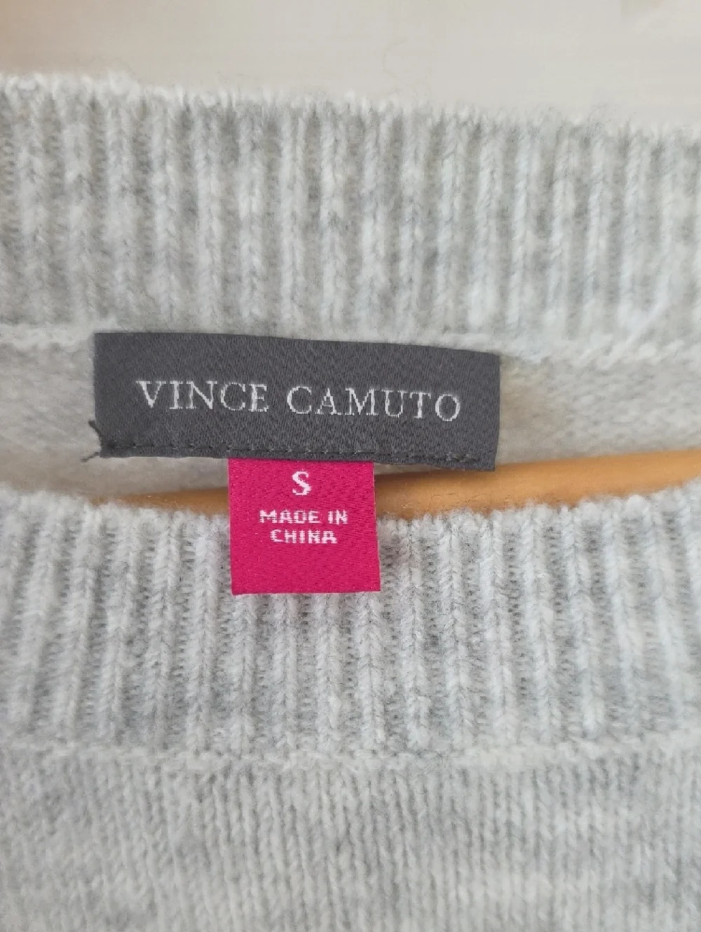Vince Camuto Heather Gray Raglan Crewneck Sweater Size S Like New - Picture 2 of 14